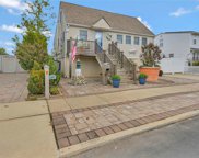 830 S 6th Street, Lindenhurst image