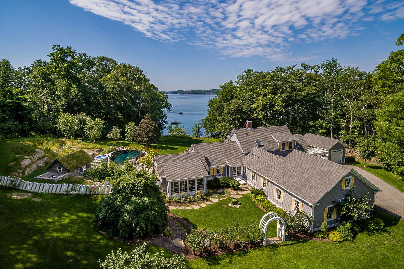 100 Beauchamp Point Road, Rockport, 04856