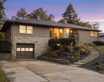 924 Cobb Road, Shoreview