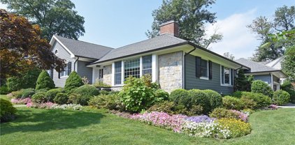 31 Grove Lane, Bronxville
