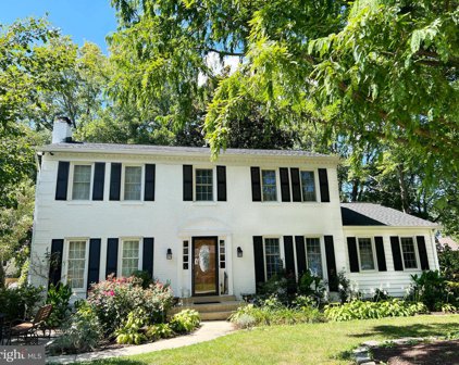 7806 Worthing Ct, Alexandria