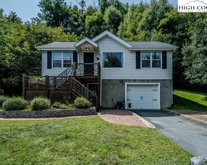 676 White Laurel Lane, Boone