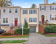 5854 Wye Oak Commons Ct Unit #27, Burke image