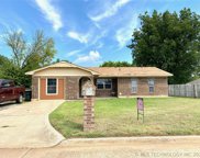 408 N I Street, Duncan image