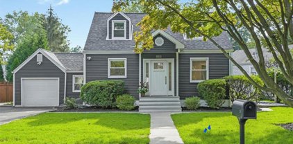 29 Ronny Circle, Hastings-On-Hudson
