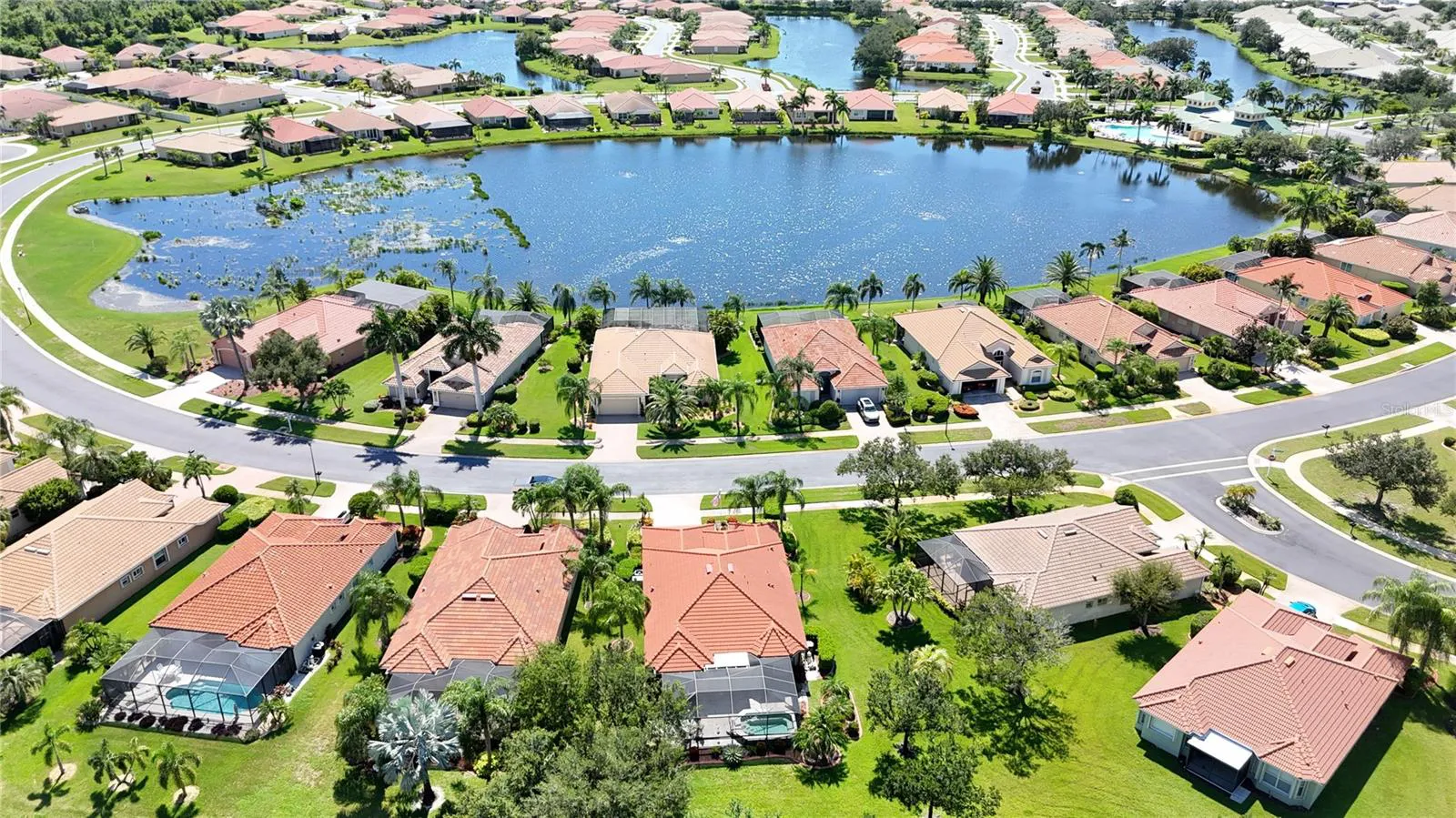 Talon Bay waterfront homes and neighborhood lake