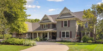 6 Spring Marsh Lane, North Oaks