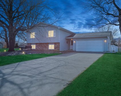 1546 Hillview Road, Shoreview