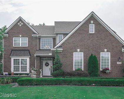 25725 COACH LN, Lyon Twp