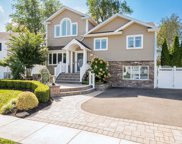 51 Briarwood Lane, Plainview image