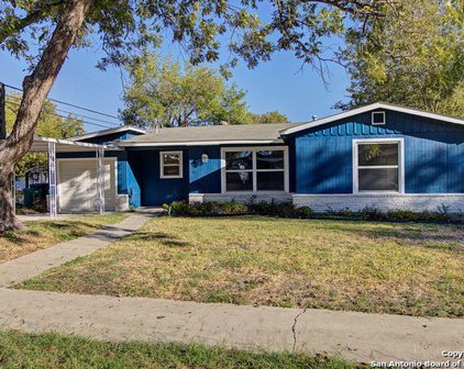 631 Wayside Dr, San Antonio