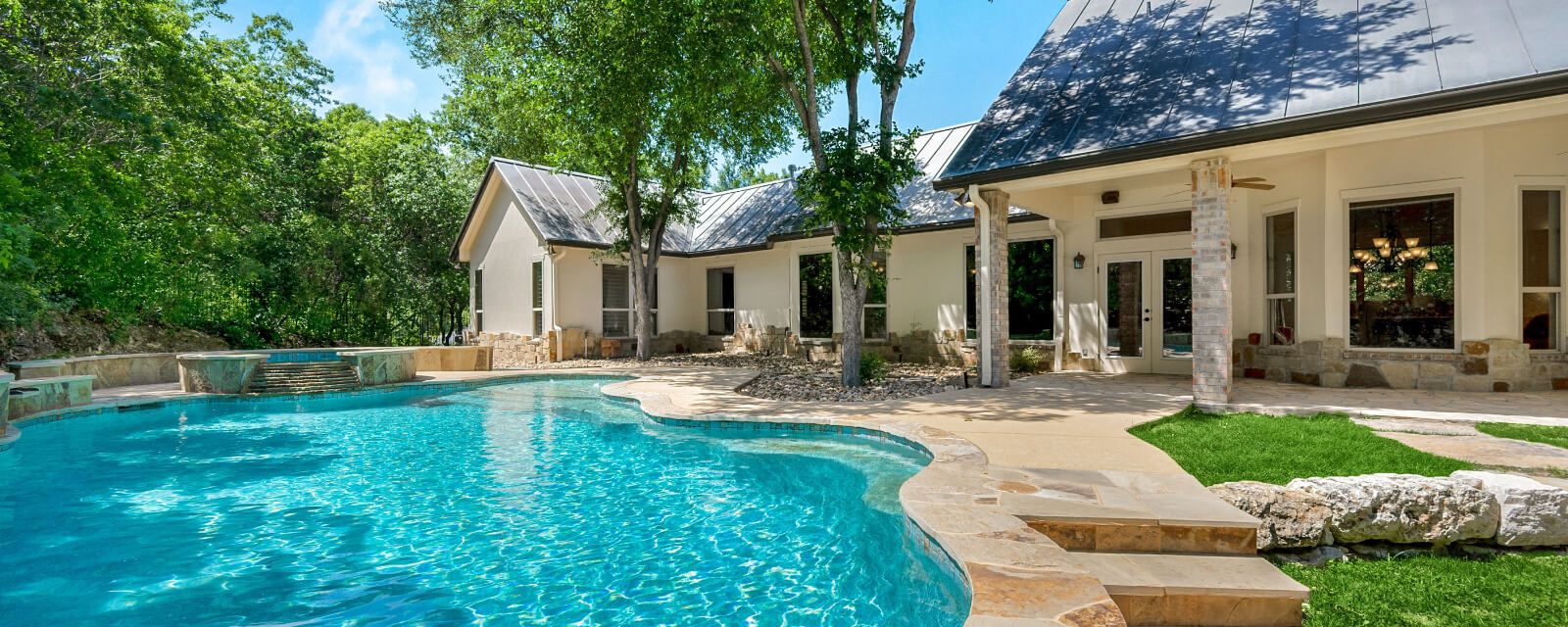Omaha Homes with a Pool Real Estate