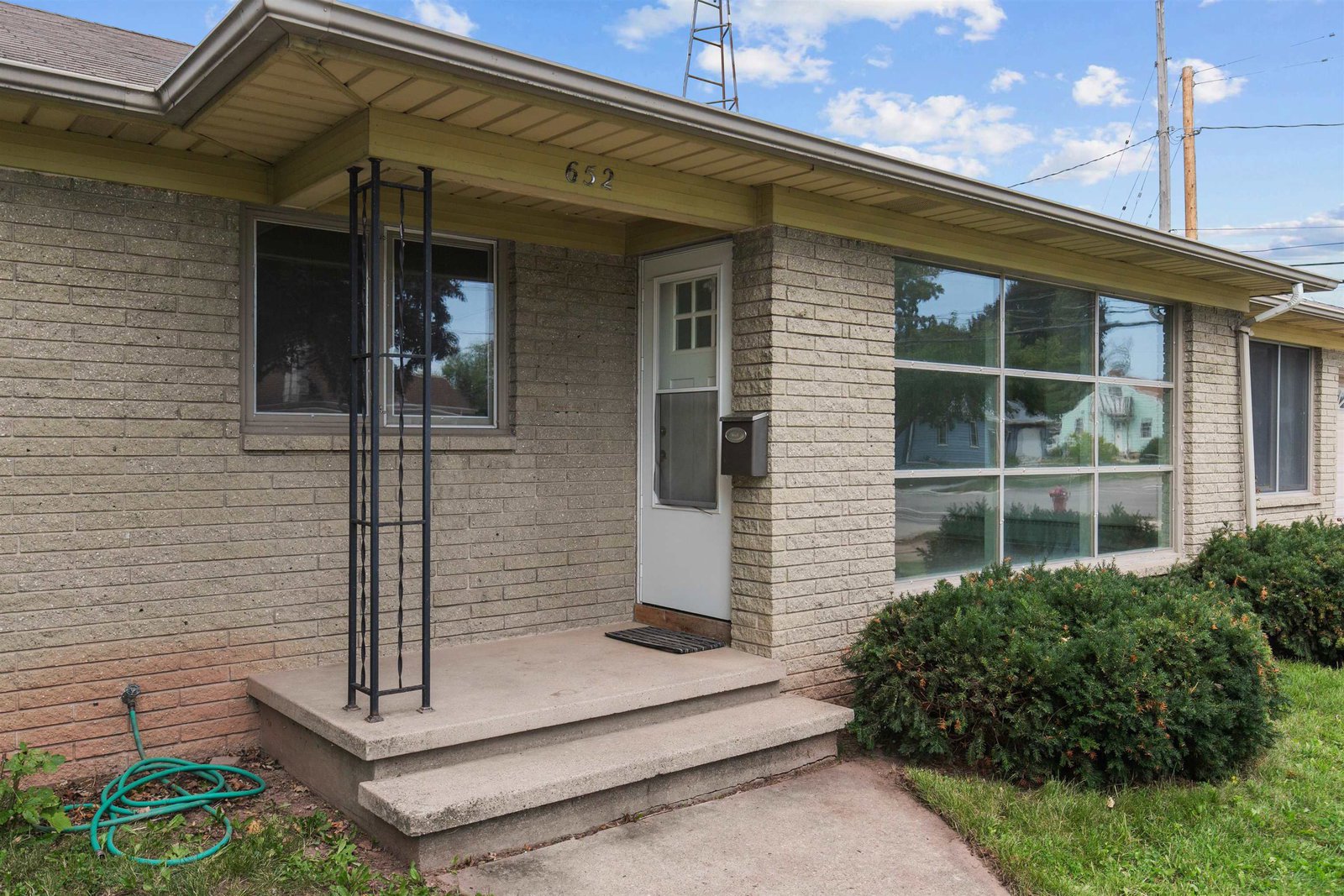 652 MANITOWOC Street, Menasha, WI 54952, 54952