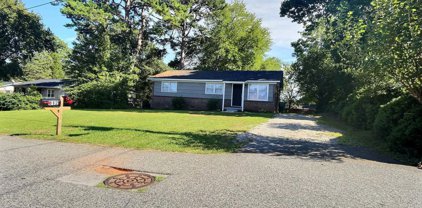 812 Anthony, Gaffney