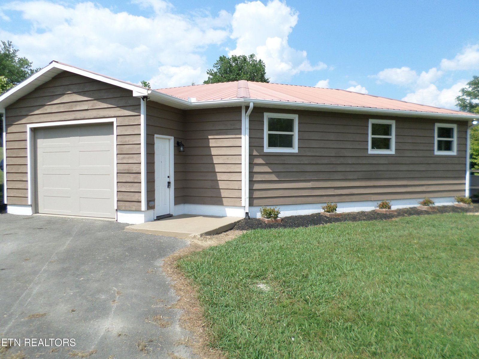 236 Woods Rd, Oliver Springs, 37840