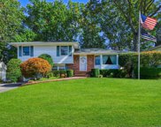 13 Wood Drive, Oyster Bay image