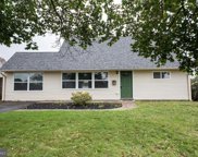 55 Parkside Cir, Levittown image