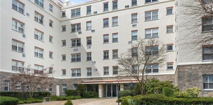 1 Stoneleigh Plaza Unit #1L, Bronxville