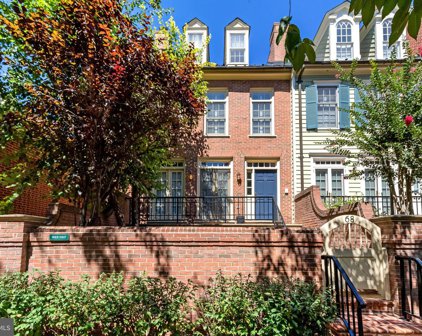 68 Wolfe St, Alexandria