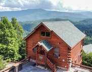 3140 Lakeview Lodge Drive, Sevierville image