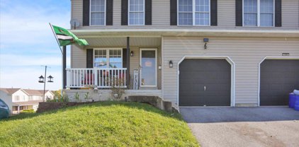 377 Oneida Dr, Reading