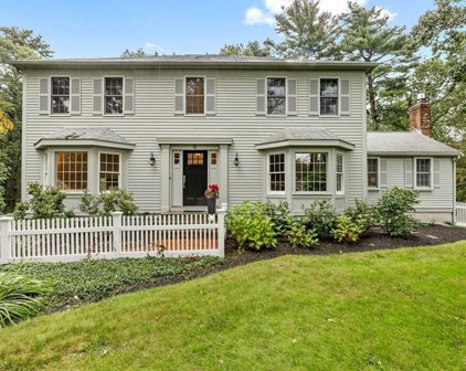 6 Pheasant Run, Hingham