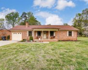 6131 Kinghurst  Drive, Charlotte image
