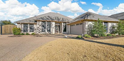 6913 Meadowside S Road, Fort Worth