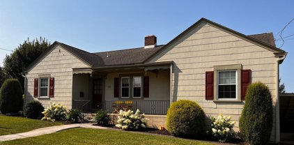 102 S Beaver St, Dillsburg