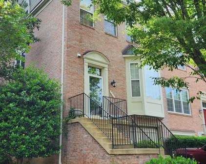 7414 Gillingham Row, Alexandria