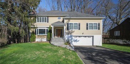 93 Runyon Place, Scarsdale