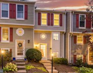 1616 Fieldthorn Dr, Reston image