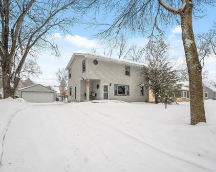 1392 Belmont Lane E, Maplewood