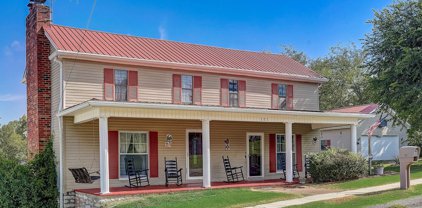 103 E Main St, Alexandria