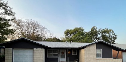 7433 Meadowcrest  Drive, Fort Worth
