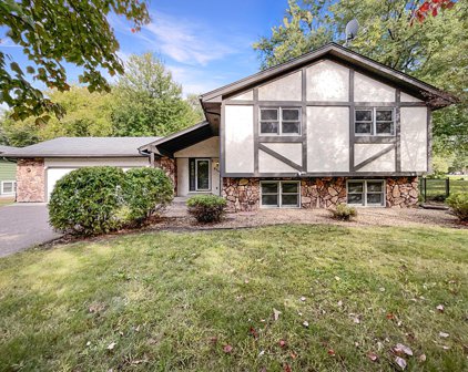 8261 Red Oak Drive, Mounds View