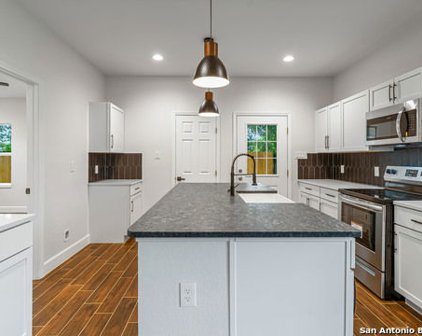 5710 Mcdavitt Rd, San Antonio