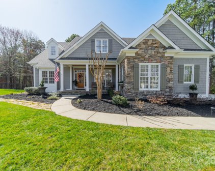 121 W Cold Hollow Farms  Drive, Mooresville