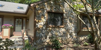 683 Heatherton Ln, West Chester