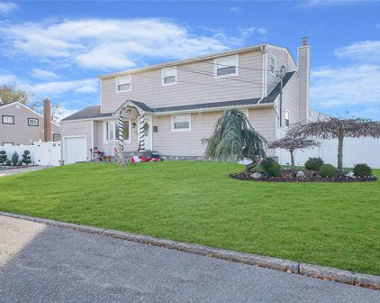 68 Orient Avenue, Brentwood