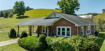 3491 Divide Road, Mountain City