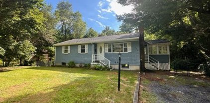 220 Monponsett St, Hanson