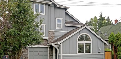 3511 NE 44th St, Seattle