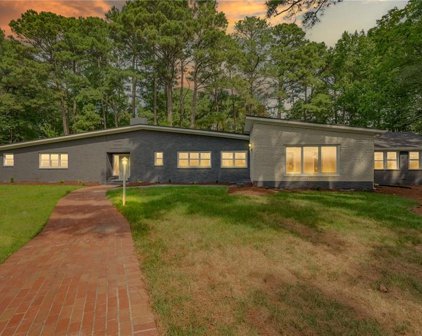 2568 Five Point Court, Northeast Virginia Beach