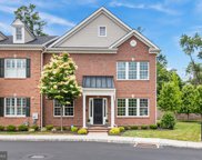 18 Creekview Ln, Yardley image