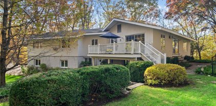 12 Doe View Lane, Pound Ridge