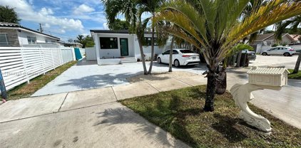 27 E 60th St, Hialeah