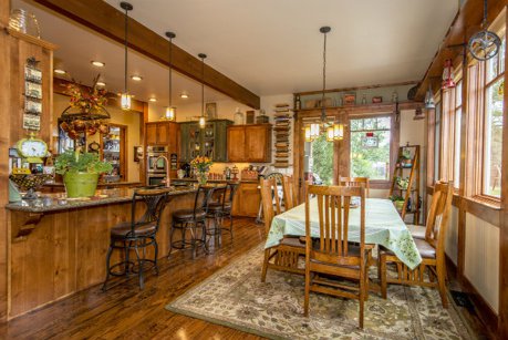 5835 E Switchback Trail, Flagstaff, AZ 86004-dining and kitchen