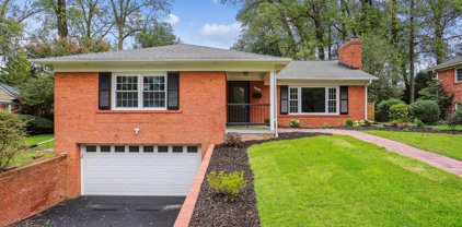 9909 E Bexhill Dr, Kensington