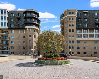 1250 S Washington St Unit #204, Alexandria